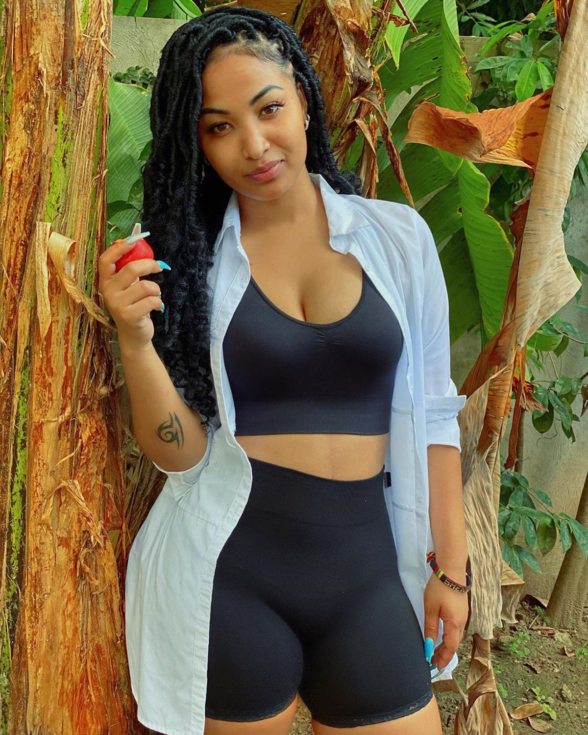 Shenseea Unveils Stunning New Look Hair She Goes Again Mckoysnews 