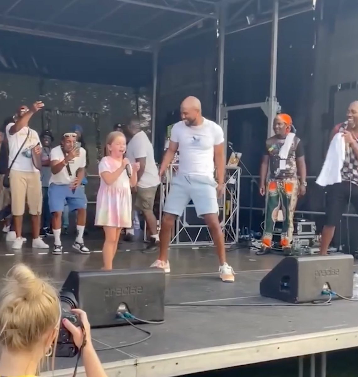 serani-lottie serani-lottie